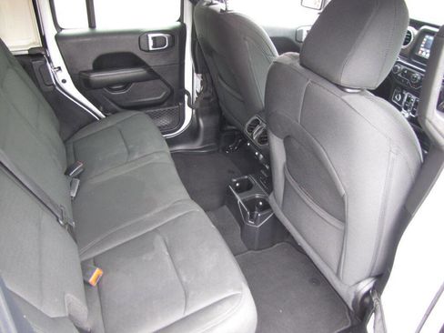 Used 2021 Jeep Wrangler Unlimited Sahara image 33