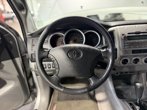 Used 2010 Toyota Tacoma 4x4 Access Cab V6 image 12