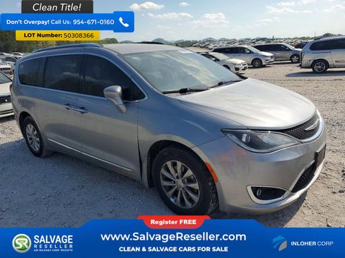 Used 2018 Chrysler Pacifica Touring-L FWD image 5