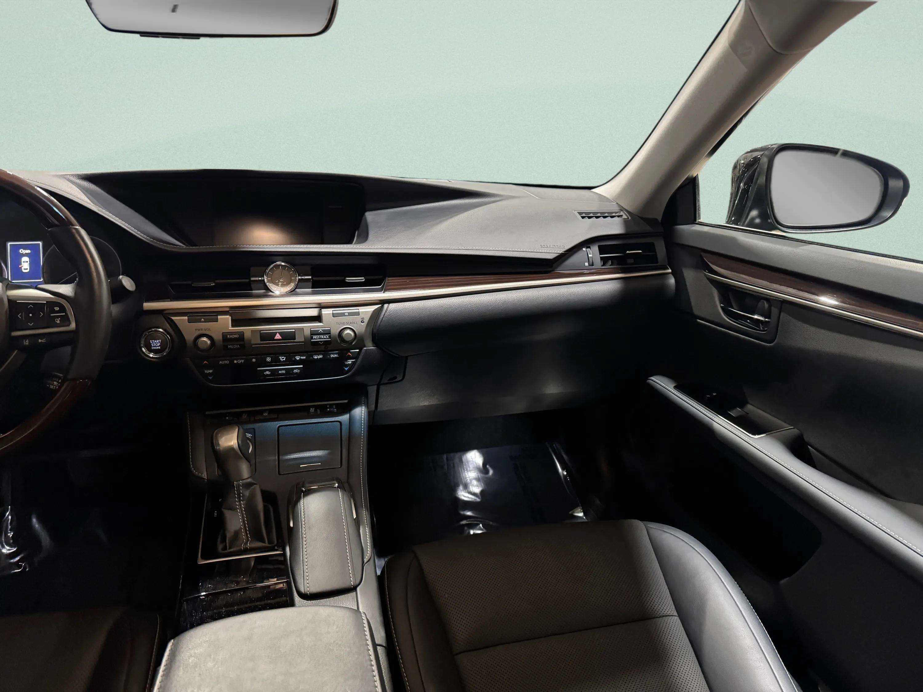 Used 2018 Lexus ES 350 w/ Navigation System Package FWD image 12