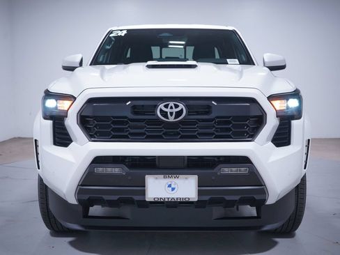 Used 2024 Toyota Tacoma TRD Sport w/ TRD Sport Upgrade Package RWD image 4