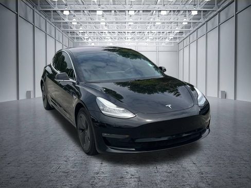 Used 2018 Tesla Model 3 Long Range RWD image 2