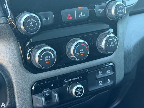 Used 2025 RAM 1500 Tradesman w/ Night Edition AWD/4WD image 27