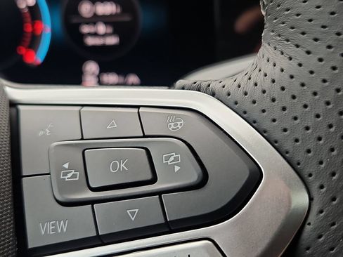 New 2026 Volkswagen Tiguan SEL R-Line AWD/4WD image 16