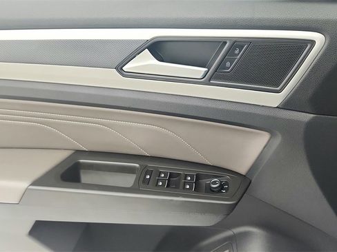 Used 2022 Volkswagen Atlas Cross Sport SEL R-Line image 26