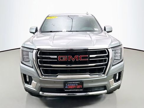 Used 2024 GMC Yukon XL SLT w/ SLT Luxury Package image 2