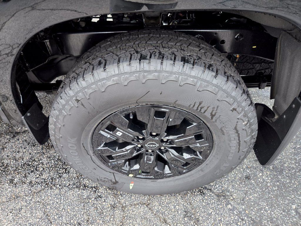 New 2027 Nissan Frontier SV w/ SV Convenience Package AWD/4WD image 7