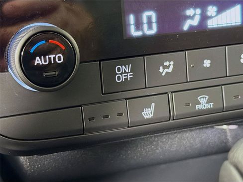 Used 2026 Subaru Outback Premium AWD/4WD image 23
