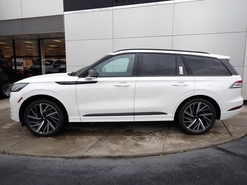 New 2025 Lincoln Aviator Black Label w/ Jet Appearance Package image 2