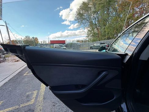 Used 2018 Tesla Model 3 Long Range image 15