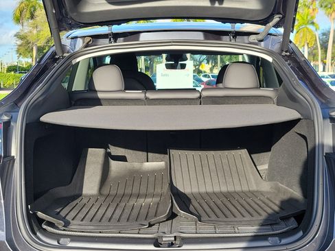 Used 2024 Tesla Model Y Long Range image 9