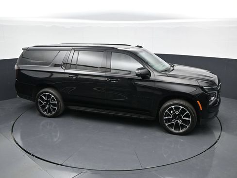 Used 2025 Chevrolet Suburban RST w/ Comfort Package AWD/4WD image 37