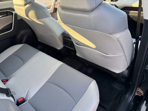 Used 2020 Toyota RAV4 Limited image 39