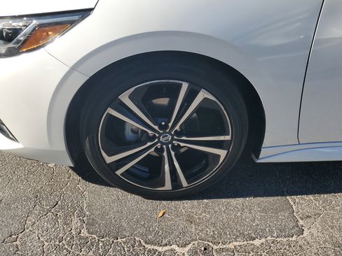 Used 2021 Nissan Sentra SR w/ SR Premium Package image 4