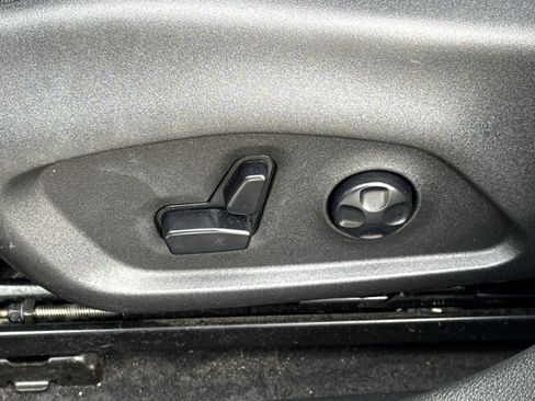 Used 2020 Jeep Compass Limited image 18