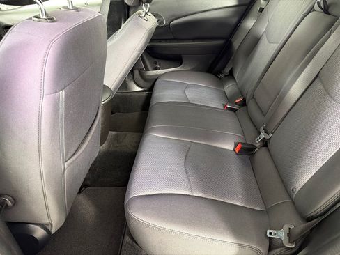 Used 2013 Chrysler 200 Touring FWD image 17