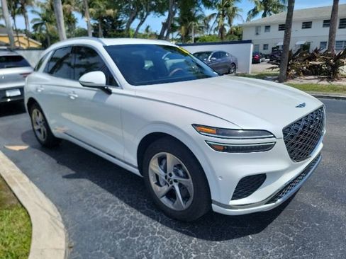 Certified 2026 Genesis GV70 2.5T Advanced AWD/4WD image 4