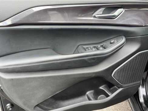 Used 2022 Jeep Grand Cherokee L Laredo w/ Luxury Tech Group I image 23