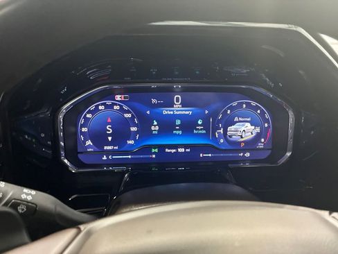 Used 2025 Chevrolet Silverado 1500 LTZ AWD/4WD image 24
