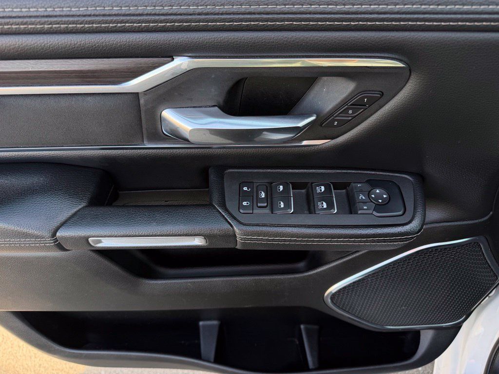 Used 2025 RAM 1500 Laramie AWD/4WD image 21