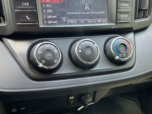 Used 2017 Toyota RAV4 LE image 11