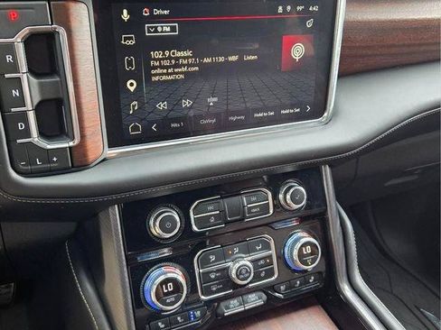 Certified 2023 GMC Yukon XL Denali Ultimate w/ LPO, Floor Liner Package AWD/4WD image 27