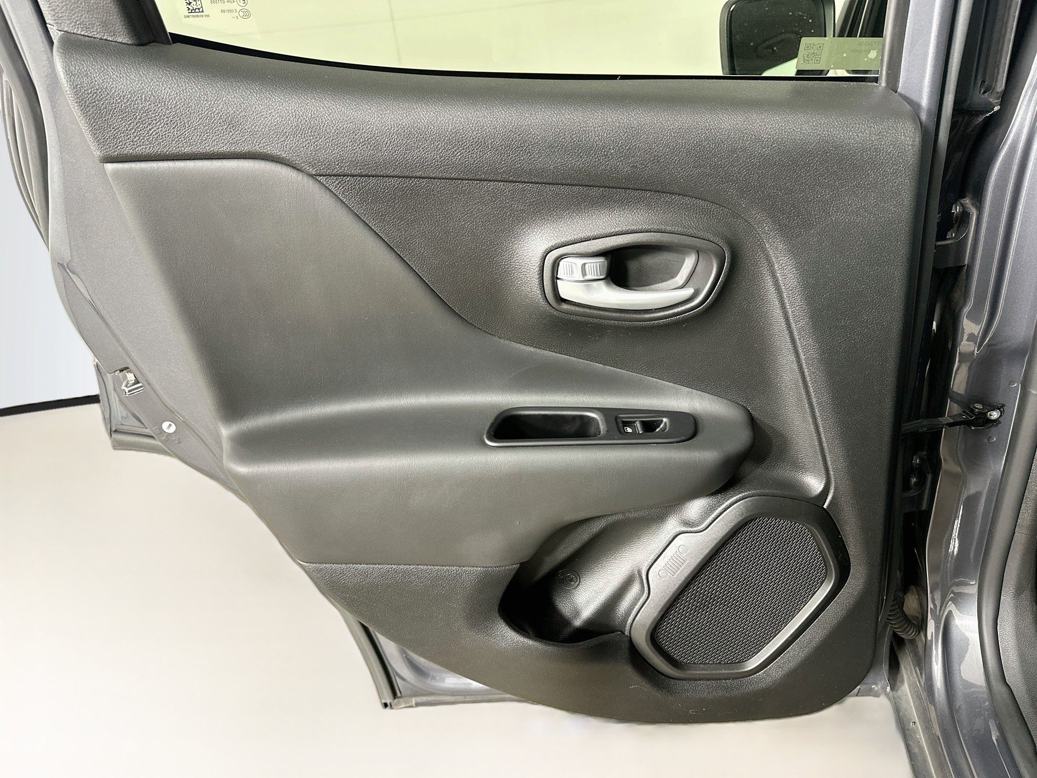 Used 2023 Jeep Renegade Latitude AWD/4WD image 26