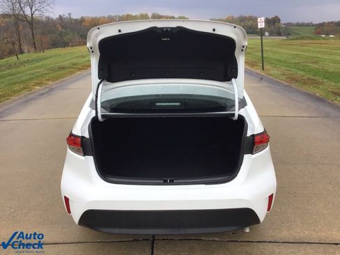 Used 2024 Toyota Corolla LE image 5