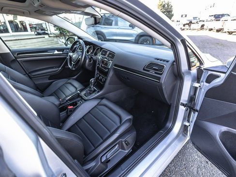 Used 2017 Volkswagen Golf SEL image 28