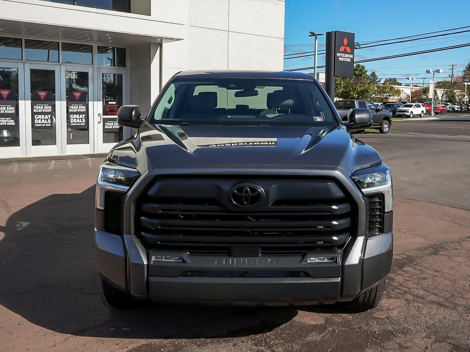 Used 2023 Toyota Tundra SR5 w/ SR5 Convenience Package AWD/4WD image 2