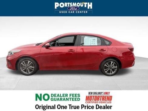 Used 2024 Kia Forte LXS image 2