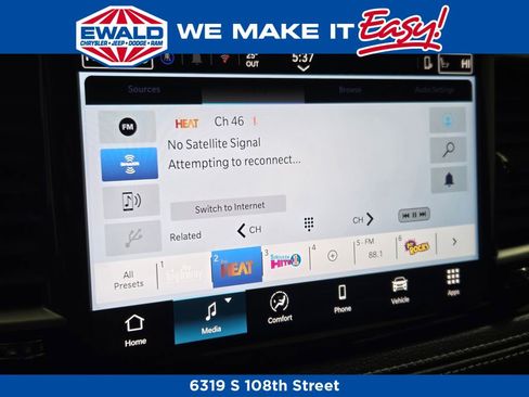 New 2026 Chrysler Pacifica Select image 2