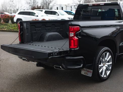 Used 2023 Chevrolet Silverado 1500 High Country w/ High Country Premium Package image 12