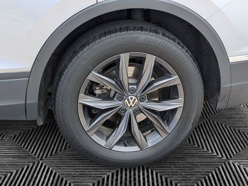 Used 2023 Volkswagen Tiguan SE FWD image 9