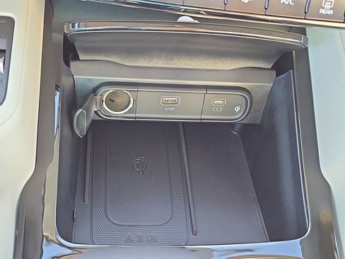 New 2025 Kia Telluride S image 29