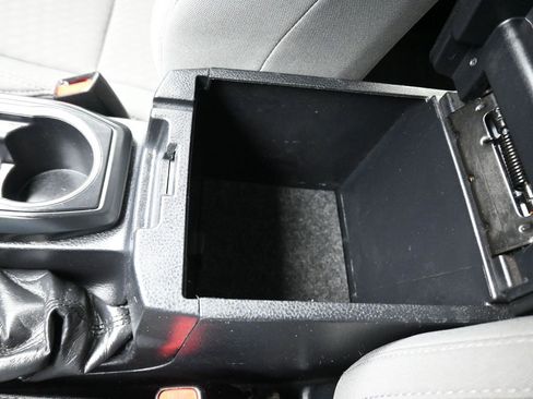 Used 2020 Toyota Tacoma SR w/ SR Convenience Package image 24