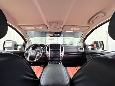 Used 2020 Nissan Titan SV w/ SV Convenience Package AWD/4WD image 25