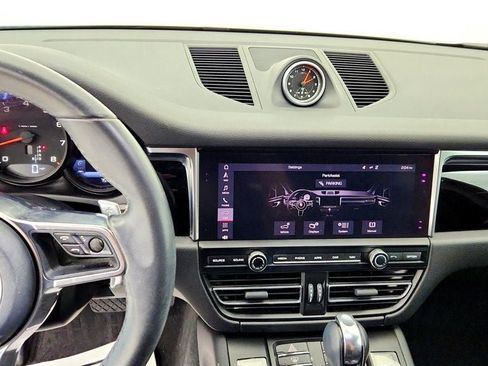 Used 2019 Porsche Macan AWD/4WD image 17
