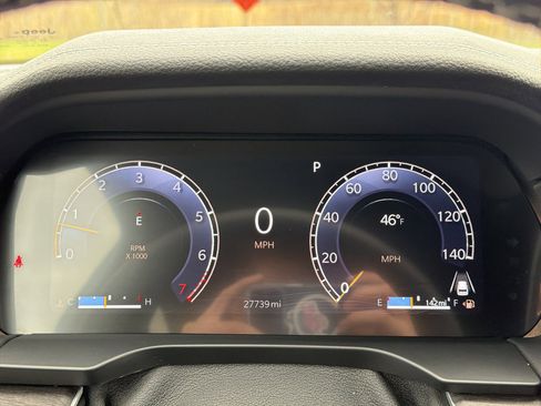 Used 2024 Jeep Grand Cherokee Limited w/ Luxury Tech Group II image 33