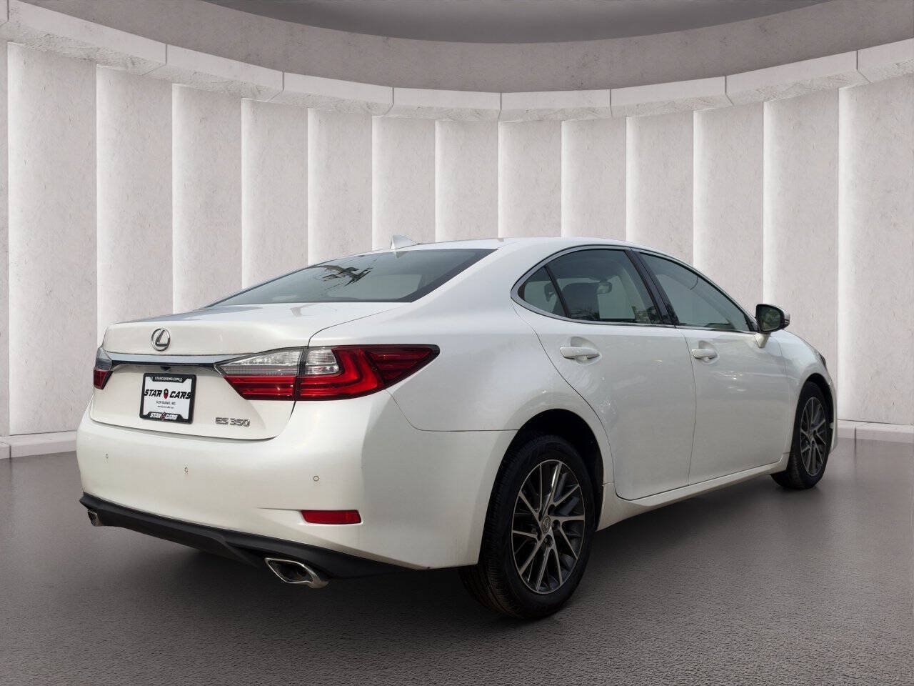 Used 2016 Lexus ES 350 w/ Premium Package w/Wood Trim FWD image 5