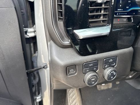 Used 2023 Chevrolet Silverado 1500 LT AWD/4WD image 17
