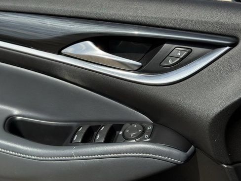Used 2022 Buick Enclave Essence FWD image 26