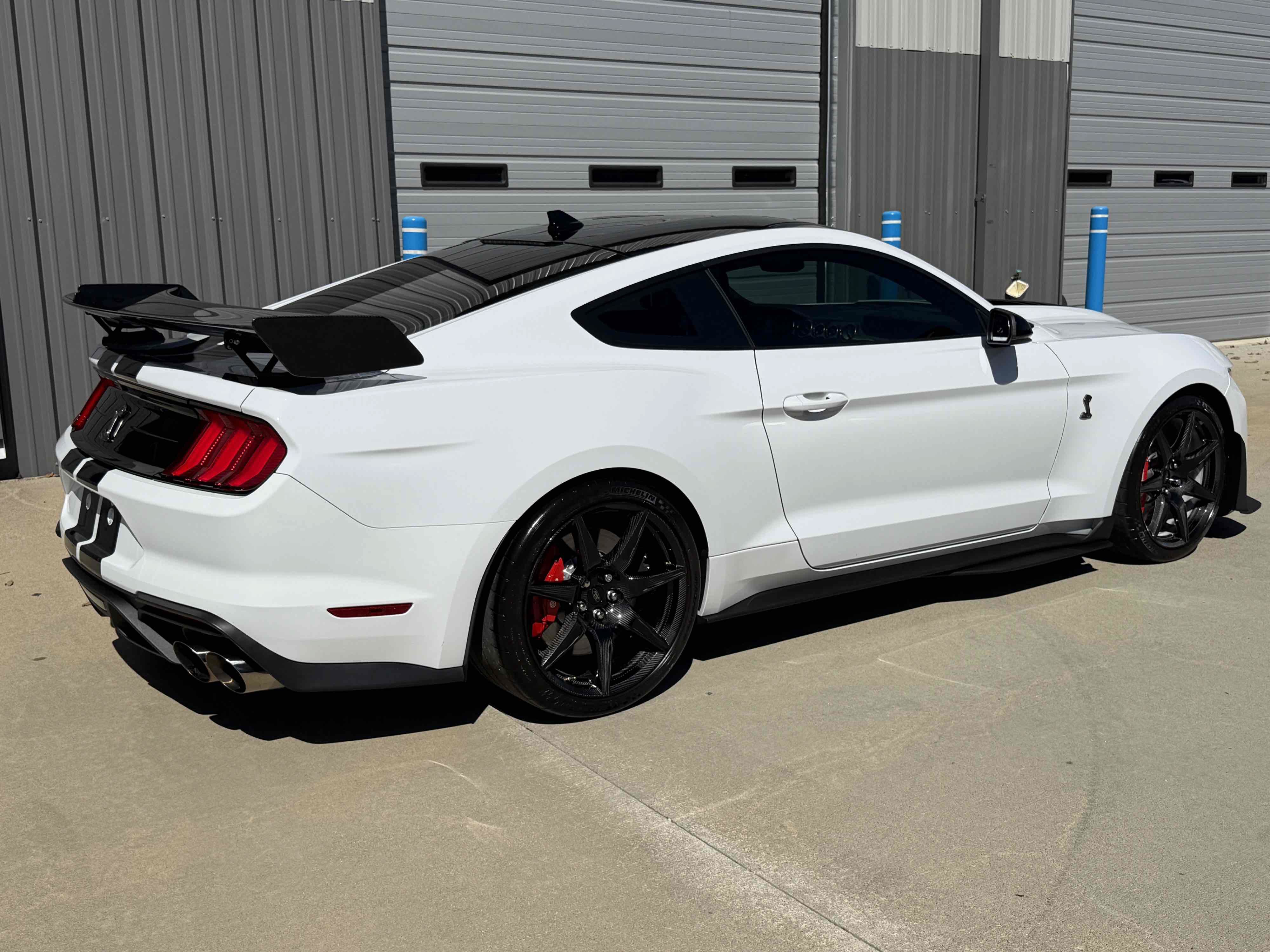 Used 2021 Ford Mustang Shelby GT500 w/ Carbon Fiber Track Pack RWD image 60