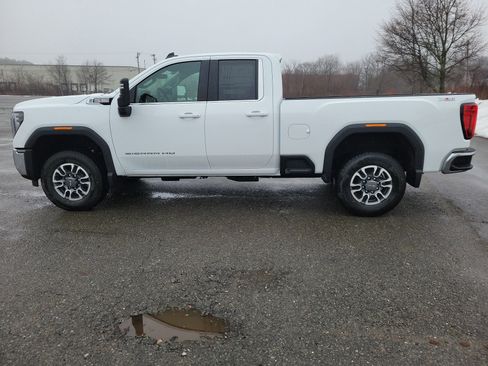 New 2026 GMC Sierra 2500 SLE image 2