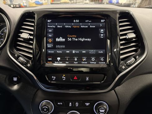 Used 2022 Jeep Cherokee Limited w/ Elite Package image 6