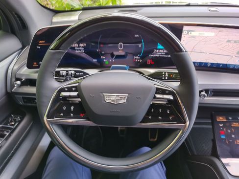 New 2026 Cadillac Vistiq Sport image 11