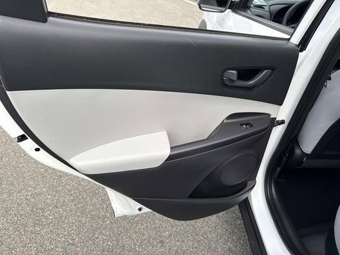 Used 2023 Hyundai Kona SEL image 18