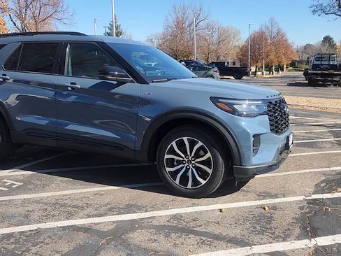 New 2026 Ford Explorer ST-Line image 9