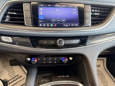 Used 2024 Buick Enclave Essence w/ Experience Buick Package FWD image 21