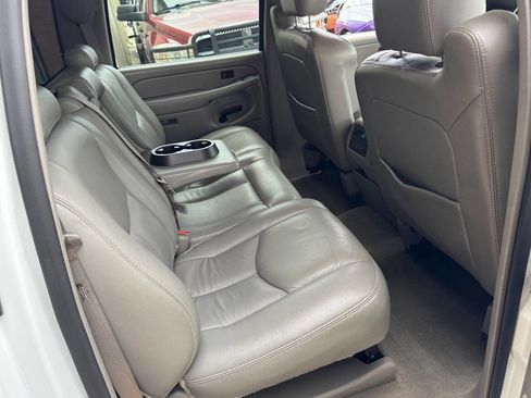 Used 2005 Chevrolet Silverado 3500 LT w/ Heavy-Duty Power Package image 35